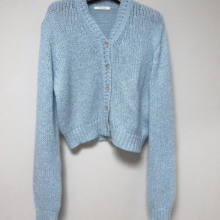 [BUNJANG] Merz B. Schwanen V-Neck Cropped Knit Cardigan / (F) 메르제 브이넥 여리 부클 크롭 니트 가디건