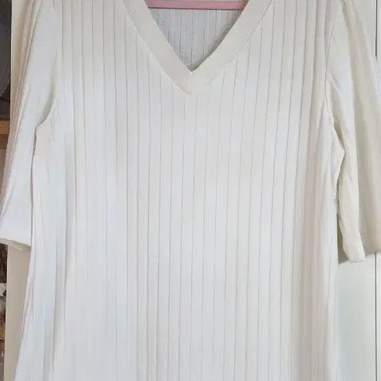 [BUNJANG] Benetton Ribbed V-Neck Short Sleeve T-Shirt / 베네통 브이넥 골지 반팔 티셔츠