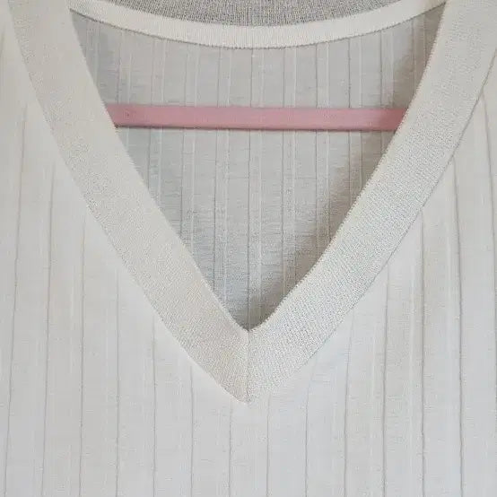 [BUNJANG] Benetton Ribbed V-Neck Short Sleeve T-Shirt / 베네통 브이넥 골지 반팔 티셔츠