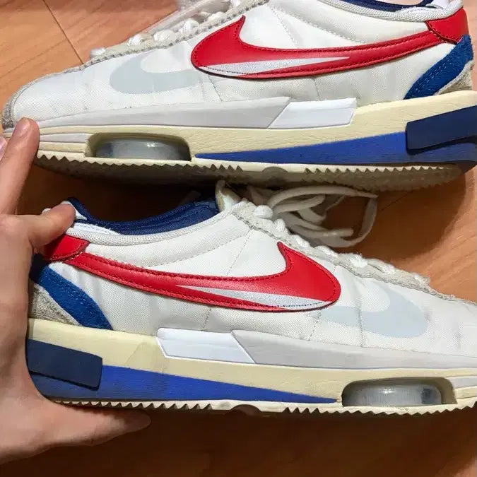 [BUNJANG] Nike x Sacai Zoom Cortez SP White and University Red Sneakers / 나이키 x 사카이 줌 코르테즈 SP 화이트 앤 유니버시티 레드 260