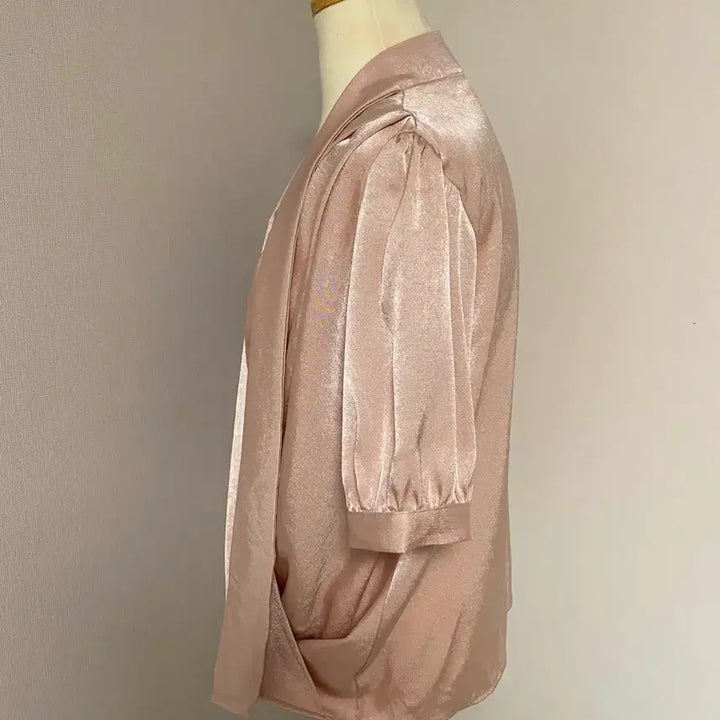 [BUNJANG] New Satin Tie Short-Sleeve Pearl Blouse / (공장재고정리/새상품)새틴 타이 반팔 펄블라우스