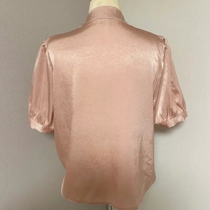 [BUNJANG] New Satin Tie Short-Sleeve Pearl Blouse / (공장재고정리/새상품)새틴 타이 반팔 펄블라우스