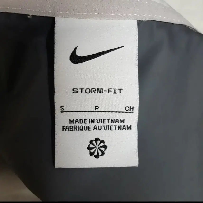 [BUNJANG] Adidas Stormfit Swift Windbreaker Jacket / 아디다스 스톰핏 스위프트 바람막이