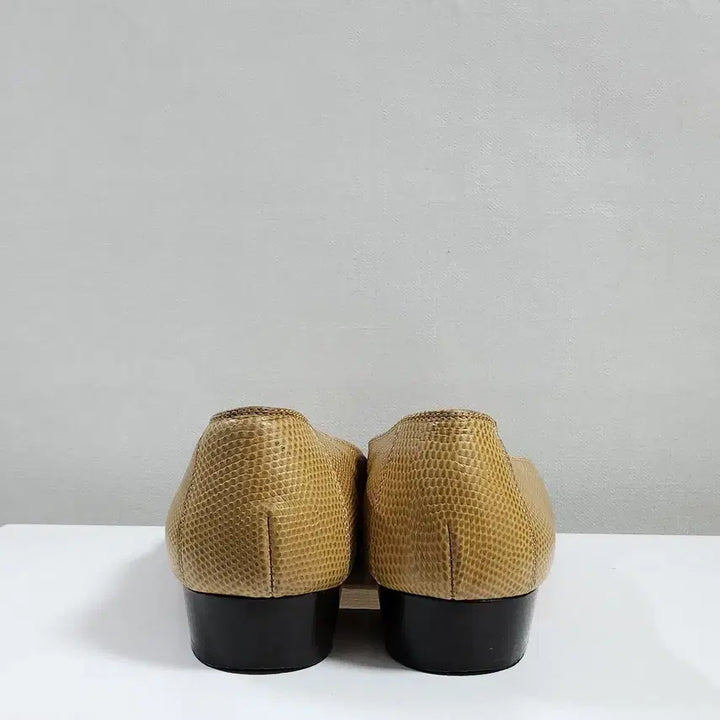 [SOLD OUT] 페라가모 간치니 리자드 로퍼  8 ( 250 )  명품구두 명품신발