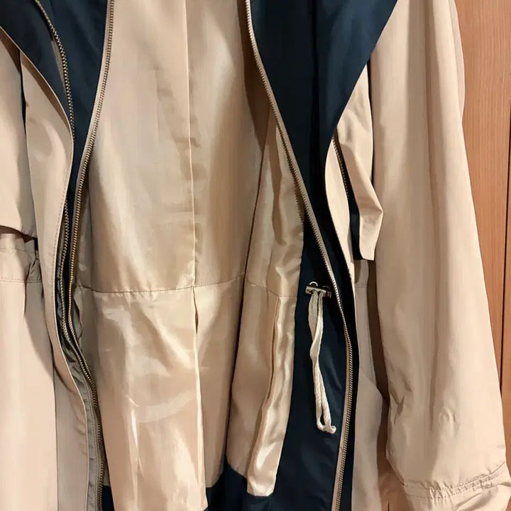 [SOLD OUT] LIST 리스트 봄 후드 바람막이 집업 자켓 여자