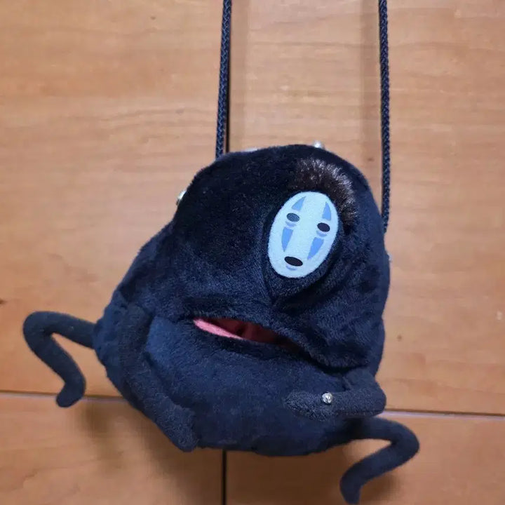 [BUNJANG] 센과 치히로 가오나시 인형 가방 지브리 정품 가오나시 동전지갑 가방 / 센과 치히로 가오나시 인형 가방 지브리 정품 가오나시 동전지갑 가방