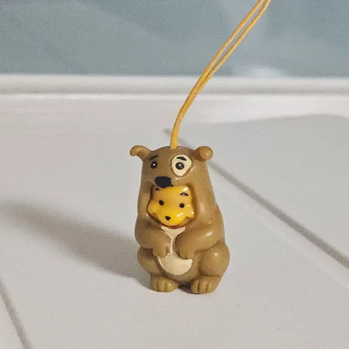[BUNJANG] Pooh Classic Dress-Up Rubber Keychain / 푸우 푸 고전 옷 갈아입히기 고무 키링 폰줄 스트랩 가챠