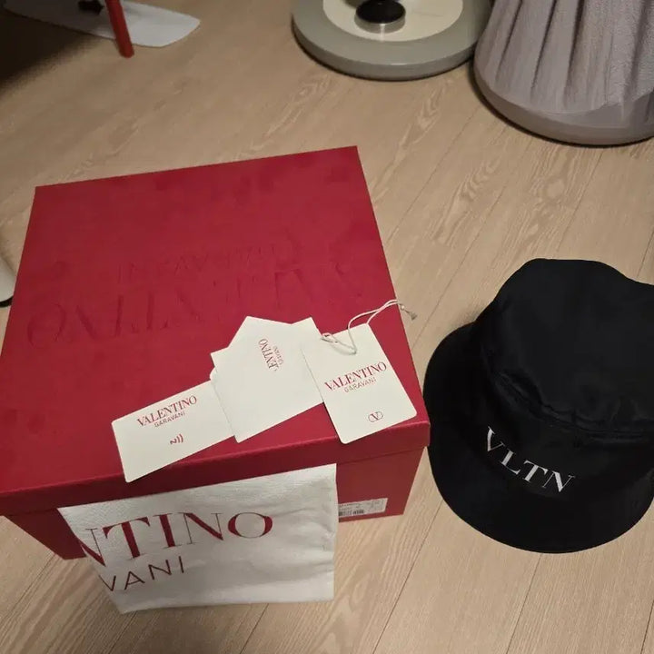 [SOLD OUT] [정품] 발렌티노 버킷햇