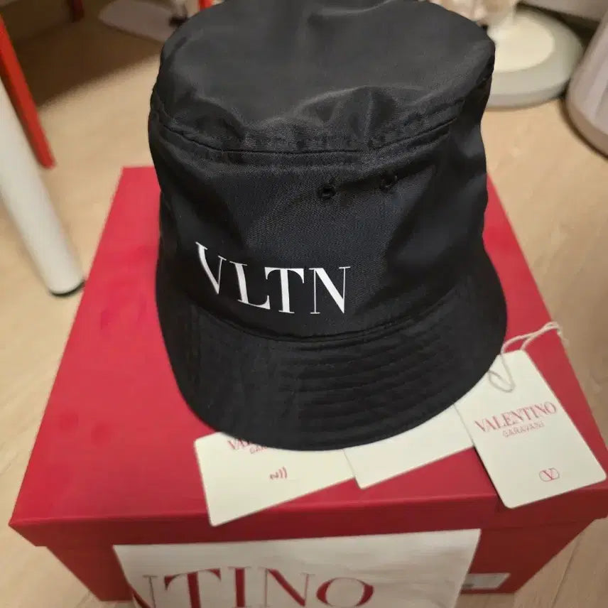 [SOLD OUT] [정품] 발렌티노 버킷햇