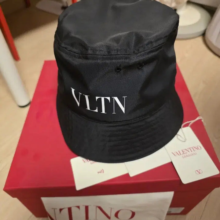 [SOLD OUT] [정품] 발렌티노 버킷햇