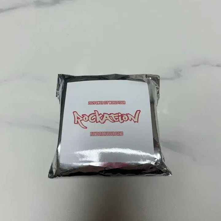 [SOLD OUT] QWER 일본 시연 팔찌 새제품 입니다