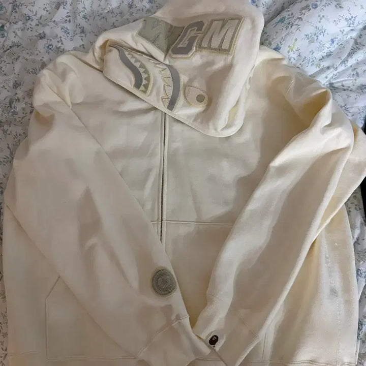 [BUNJANG] A Bathing Ape Ivory Shark Hoodie 2XL / A Bathing Ape 아이보리 샤크 후드집업 2XL