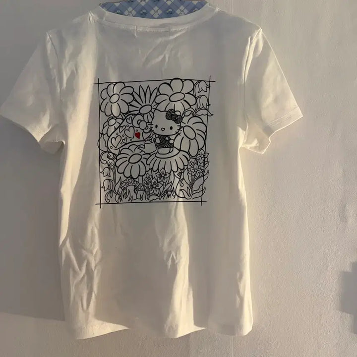 [BUNJANG] Vintage Kitty Embroidered Short Sleeve T-Shirt / 키티 자수 반팔티 빈티지