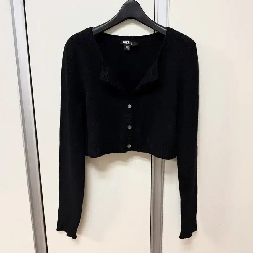 [BUNJANG] DKNY Cashmere Wool Black Crop Cardigan / DKNY 캐시미어울 블랙 크롭 가디건 기본검정색이너출근오피스룩니트라운드넥