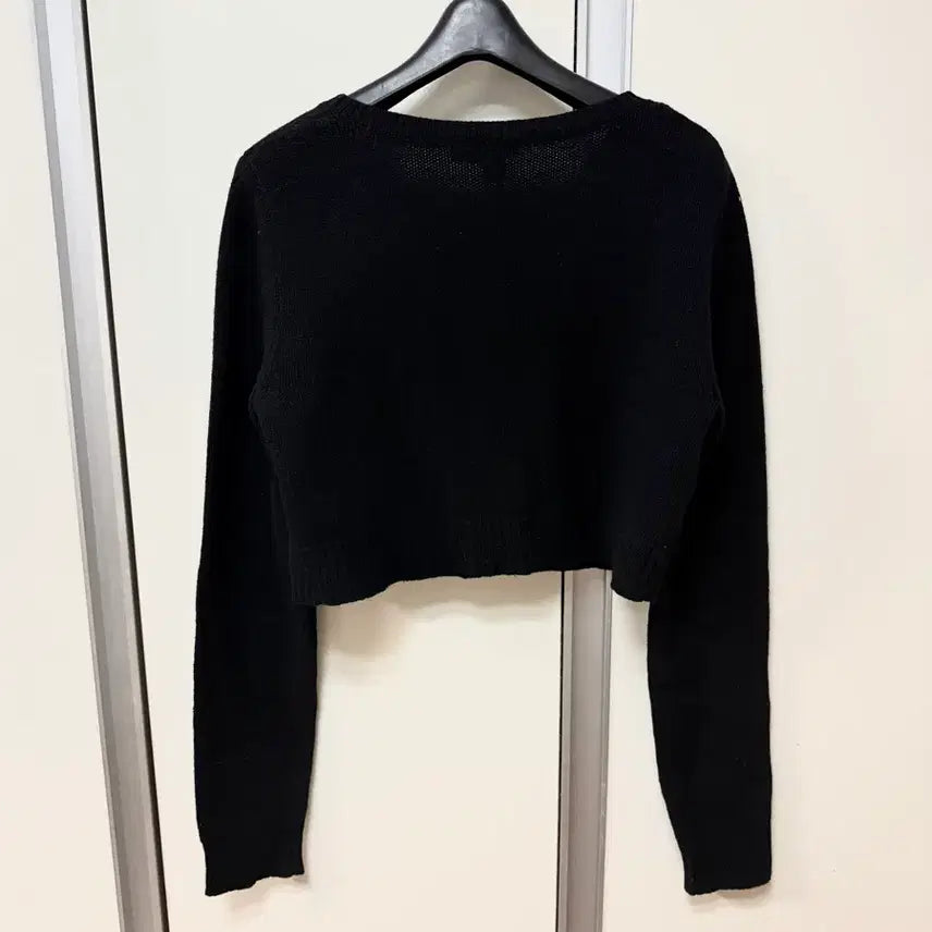 [BUNJANG] DKNY Cashmere Wool Black Crop Cardigan / DKNY 캐시미어울 블랙 크롭 가디건 기본검정색이너출근오피스룩니트라운드넥
