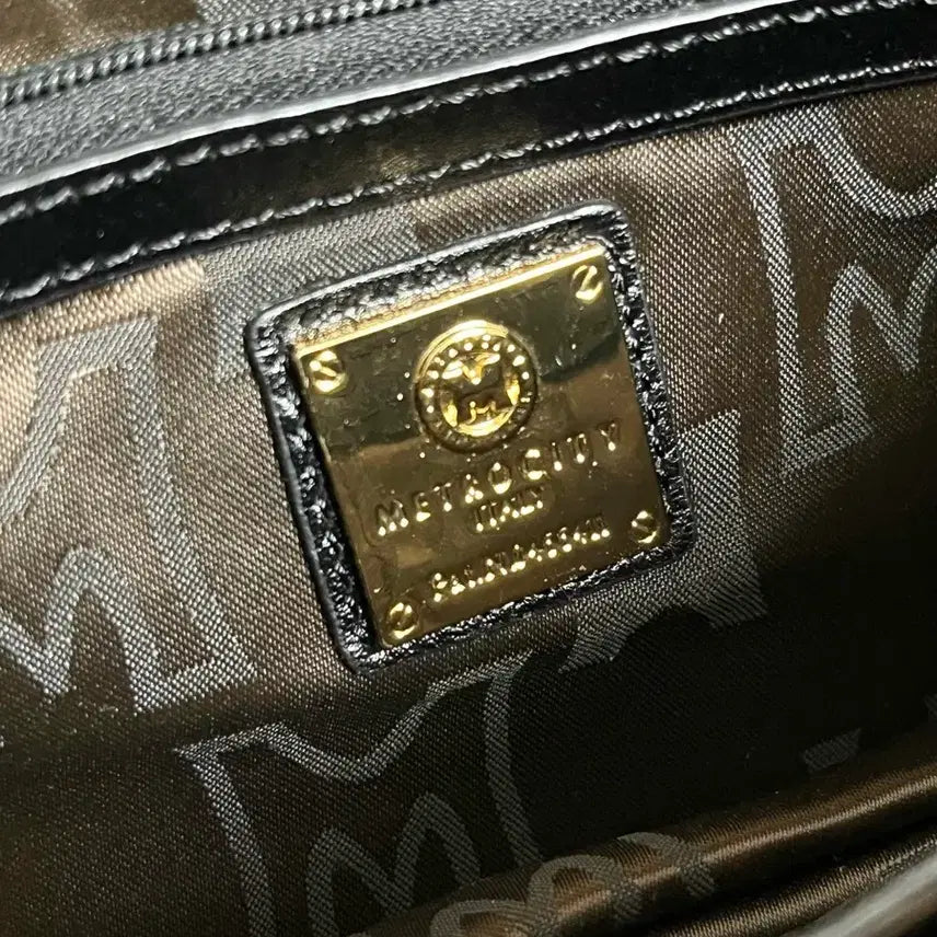 [BUNJANG] Metrocity Black Gold Chain Shoulder Bag / 메트로시티 블랙 골드 체인 숄더백 y2k