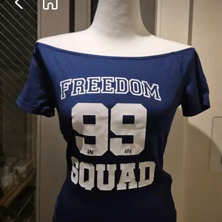 [BUNJANG] Open Shoulder Party Look T-shirt / 교신 워터밤 흠뻑쇼 휴양지 오픈숄더 파티룩 티셔츠