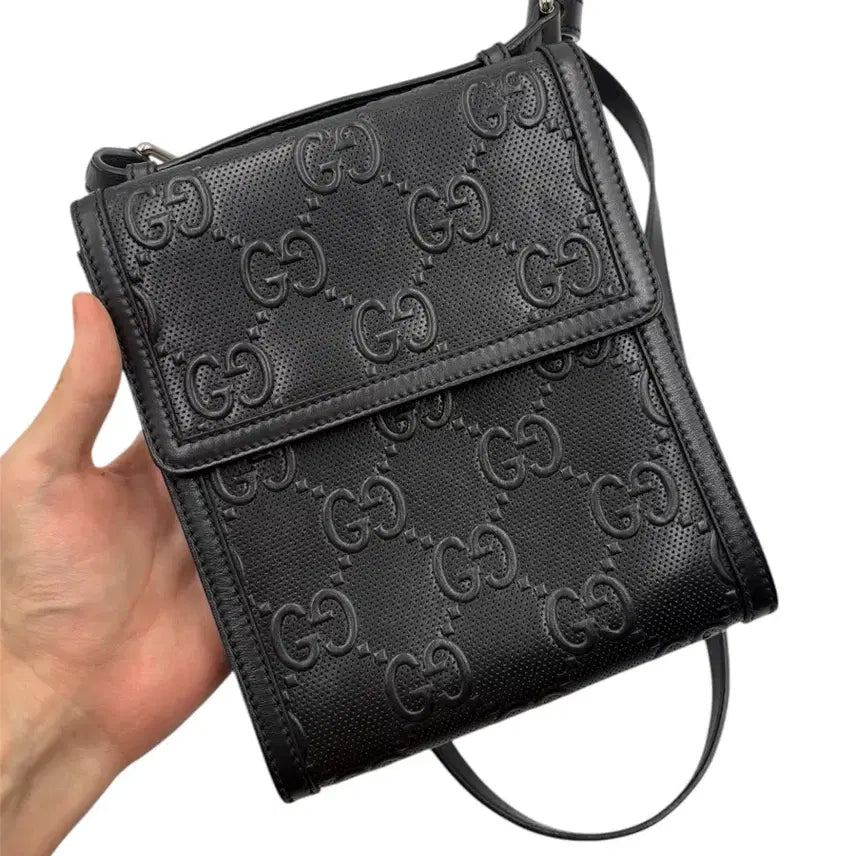 [BUNJANG] Gucci GG Emboss Messenger Crossbody Bag / 구찌 GG 엠보스 메신저 크로스백