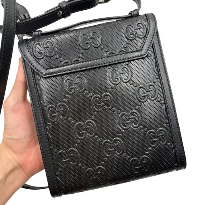 [BUNJANG] Gucci GG Emboss Messenger Crossbody Bag / 구찌 GG 엠보스 메신저 크로스백