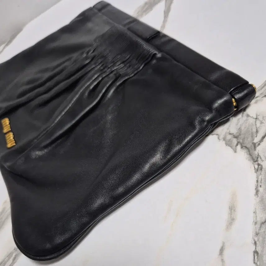 [BUNJANG] Miu Miu Matelassé Clutch Pouch / (정품) 미우미우 마테라쎄 클러치백 파우치
