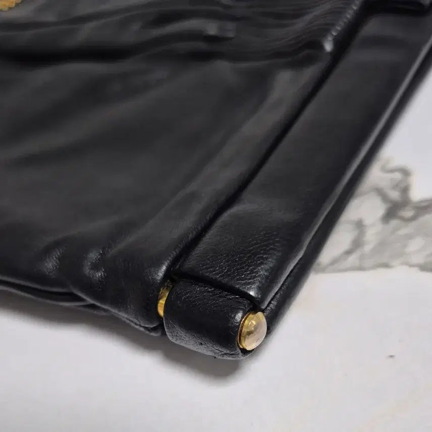 [BUNJANG] Miu Miu Matelassé Clutch Pouch / (정품) 미우미우 마테라쎄 클러치백 파우치