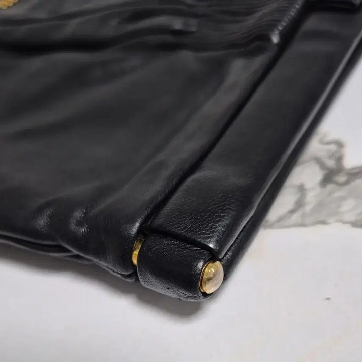 [BUNJANG] Miu Miu Matelassé Clutch Pouch / (정품) 미우미우 마테라쎄 클러치백 파우치