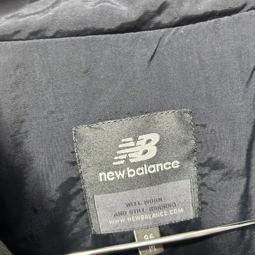 [BUNJANG] New Balance Black/Yellow Windbreaker Jacket M / 뉴발란스 블랙/옐로우 바람막이 자켓 M
