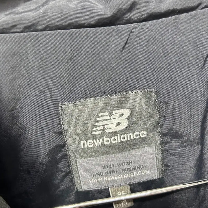 [BUNJANG] New Balance Black/Yellow Windbreaker Jacket M / 뉴발란스 블랙/옐로우 바람막이 자켓 M