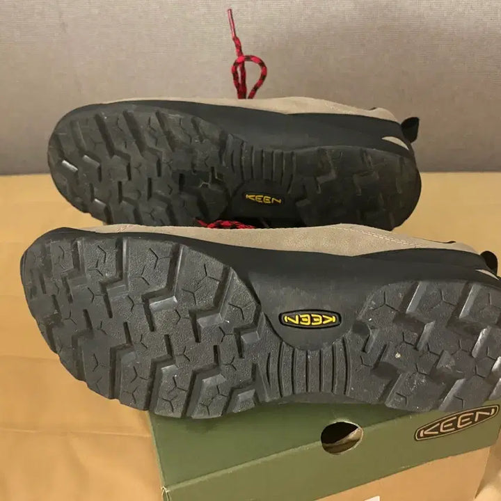 [SOLD OUT] 킨 재스퍼 스웨이드 275 베이지