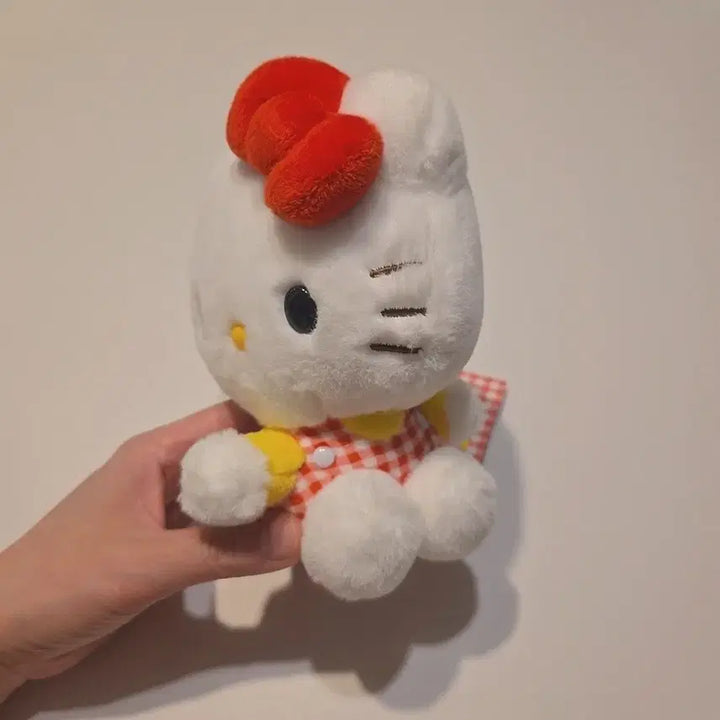 [BUNJANG] Hello Kitty 50th Anniversary Limited Edition Doll / 헬로키티 50th 애니버서리 한정판 인형