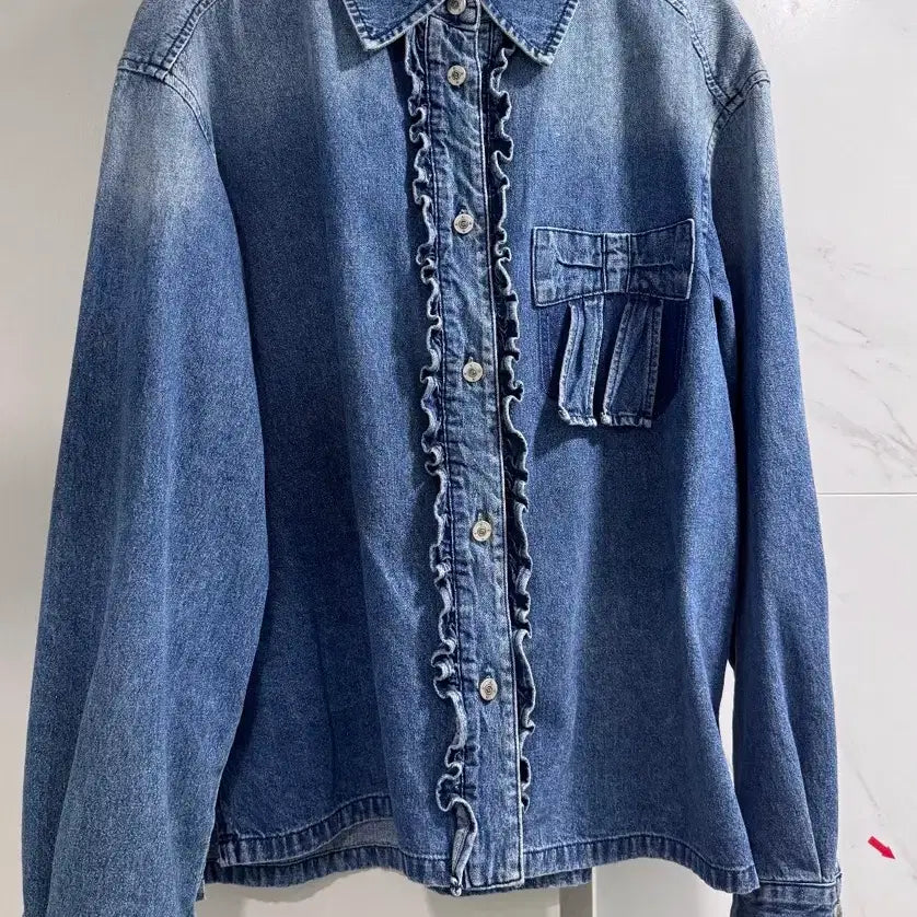 [BUNJANG] Lucky Chouette Frill Denim Shirt Blouse / 26년 초신상 럭키슈에뜨 리본 프릴 데님 셔츠 블라우스