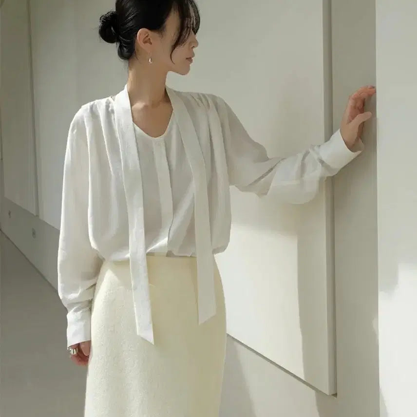 [BUNJANG] HowtoLoveMe LIORE Layered Tie Blouse / 하우투러브미 리오레 레이어드 타이블라우스