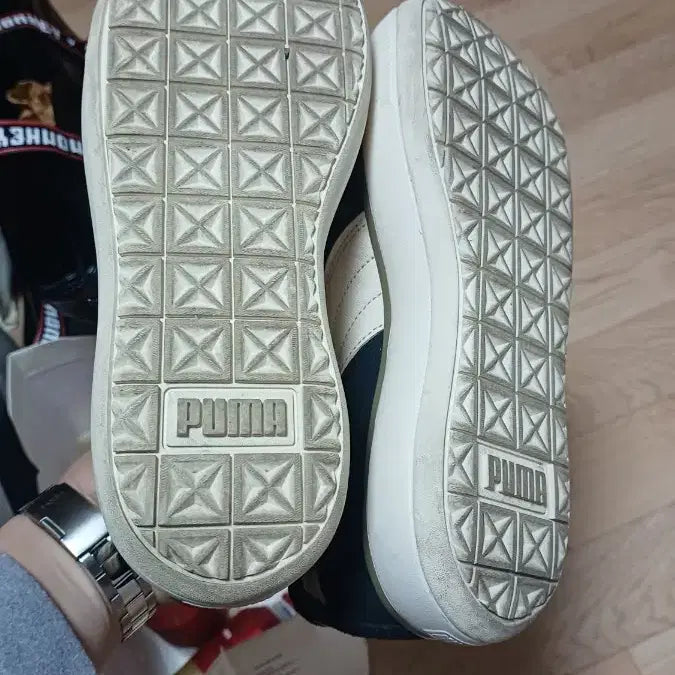 [BUNJANG] Puma Suede Sneakers Black/Ivory 250mm / 푸마 스웨이드 스니커즈 블랙/아이보리 250mm