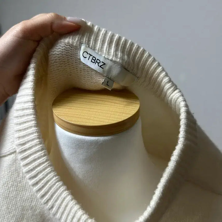 [BUNJANG] Citybreeze Ivory Knit L Size / 시티브리즈 아이보리 니트L