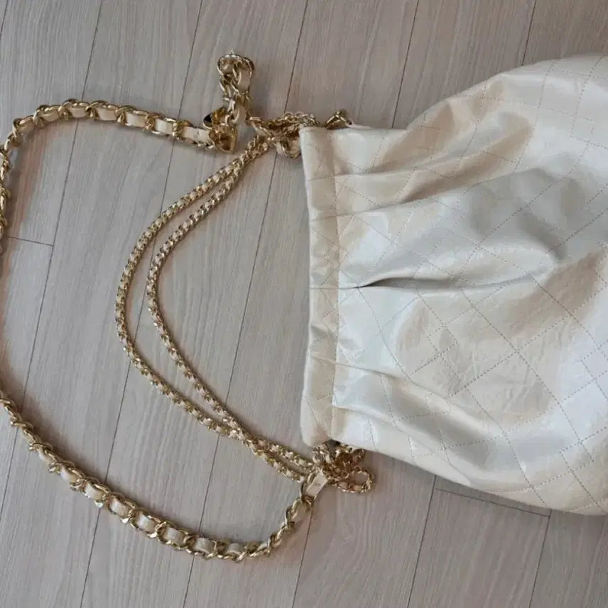 [BUNJANG] Charles &amp; Keith Duo Double Chain Hobo Bag - Cream / 찰스앤키스 듀오 더블 체인 호보백 크림