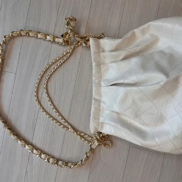 [BUNJANG] Charles &amp; Keith Duo Double Chain Hobo Bag - Cream / 찰스앤키스 듀오 더블 체인 호보백 크림
