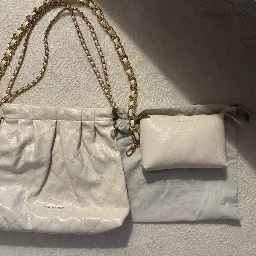 [BUNJANG] Charles &amp; Keith Duo Double Chain Hobo Bag - Cream / 찰스앤키스 듀오 더블 체인 호보백 크림