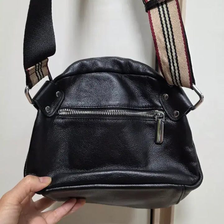 [BUNJANG] Gisele Natural Cowhide Leather Crossbody Bag / 지젤 천연 소가죽 크로스백