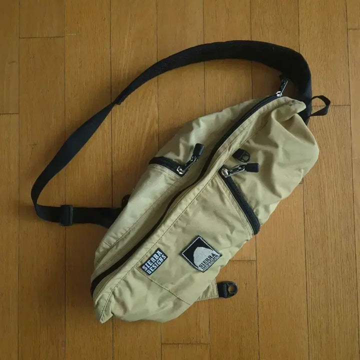 [BUNJANG] Sierra Designs Sling Bag / 시에라디자인 슬링백