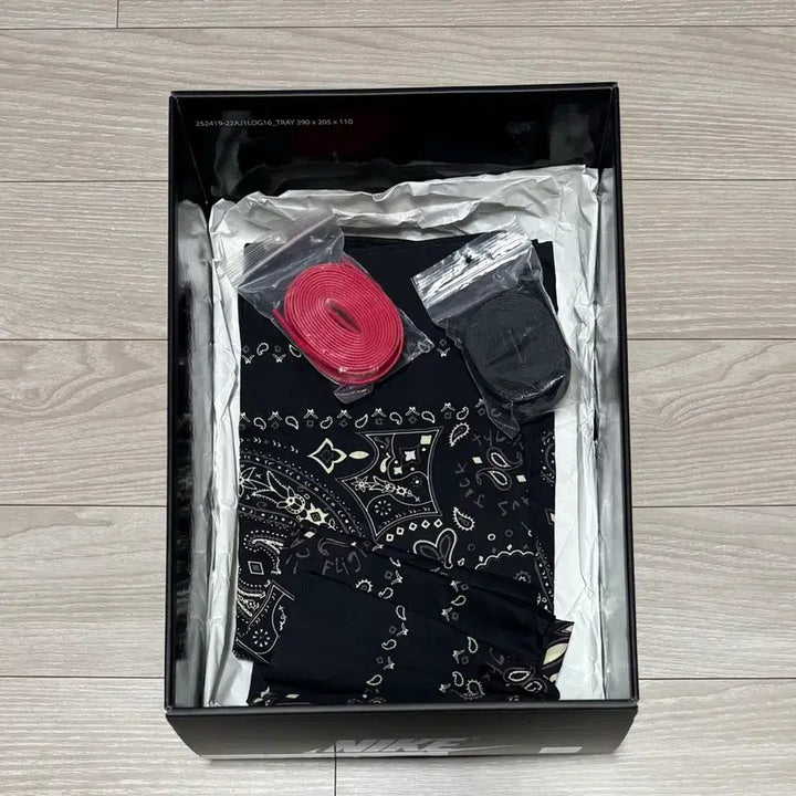 [BUNJANG] Jordan x Travis Scott Retro Low OG SP Black Phantom (Size 260) / 조던1 x 트래비스 스캇 레트로 로우 OG SP 블랙 팬텀(260)
