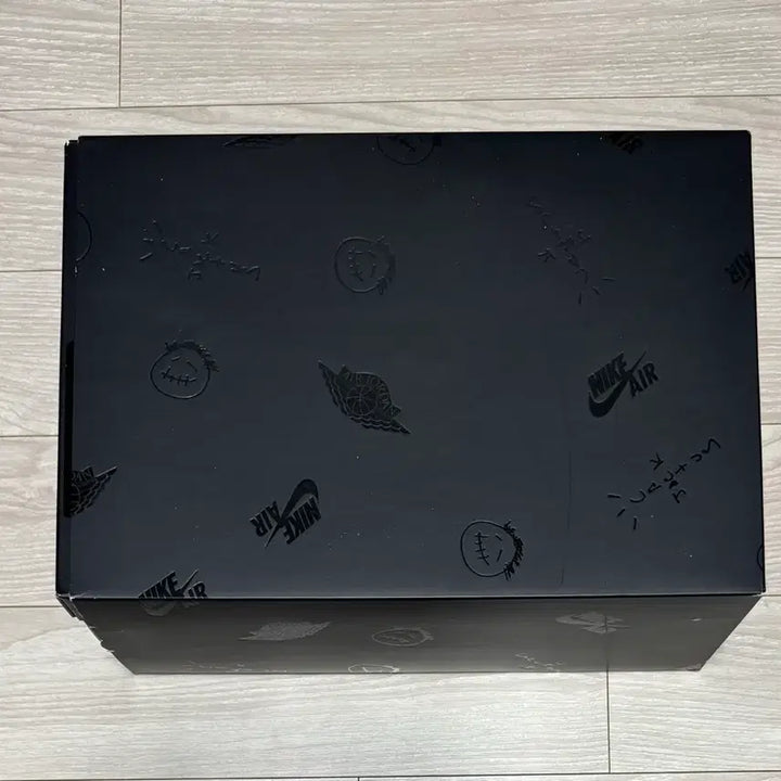 [BUNJANG] Jordan x Travis Scott Retro Low OG SP Black Phantom (Size 260) / 조던1 x 트래비스 스캇 레트로 로우 OG SP 블랙 팬텀(260)