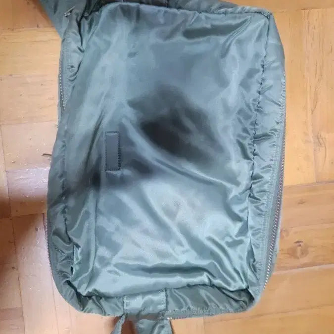 [BUNJANG] Porter Yoshida Tanker Shoulder Bag L Sage Green / 포터 요시다 탱커 숄더백 L 세이지 그린