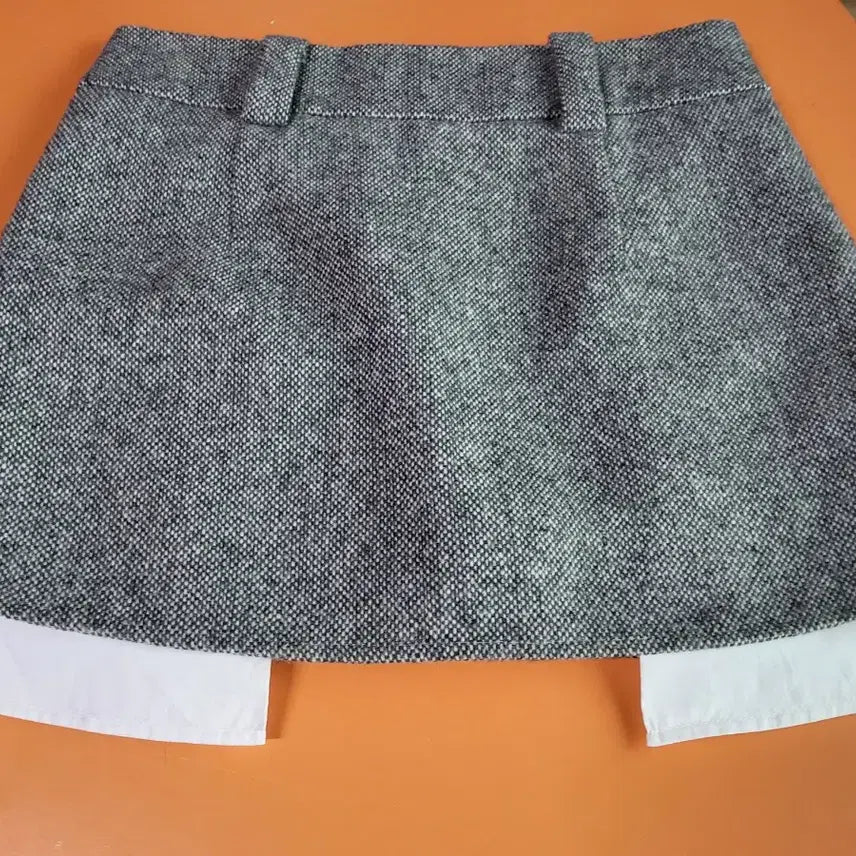 [BUNJANG] Unique Swallowtail Pocket Mini Skirt Pants / [ 독특한 제비꼬리 주머니의 미니스커트 바지치마 ]
