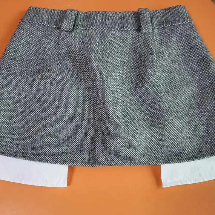 [BUNJANG] Unique Swallowtail Pocket Mini Skirt Pants / [ 독특한 제비꼬리 주머니의 미니스커트 바지치마 ]