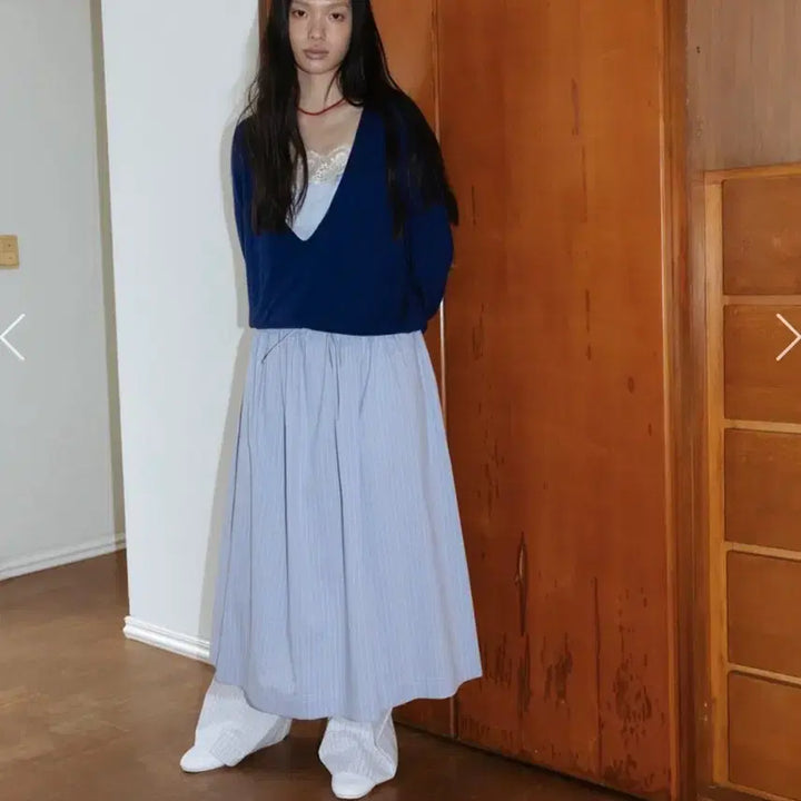 [BUNJANG] Monoha Deep V-Neck Knit Navy / 모노하 딥브이넥니트