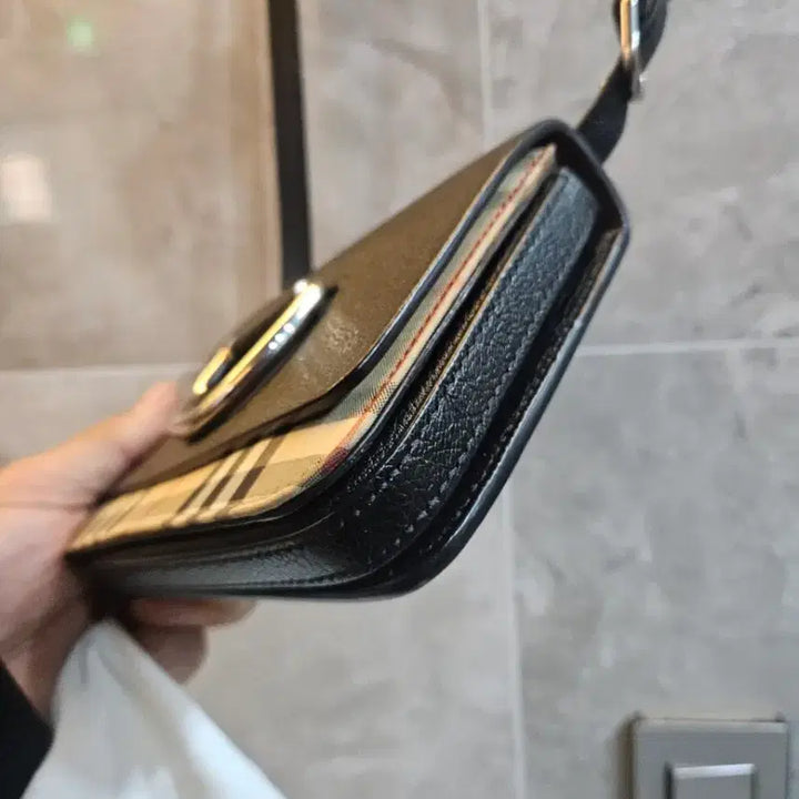 [BUNJANG] Burberry Small Dylan Bag / 버버리 디링 스몰백