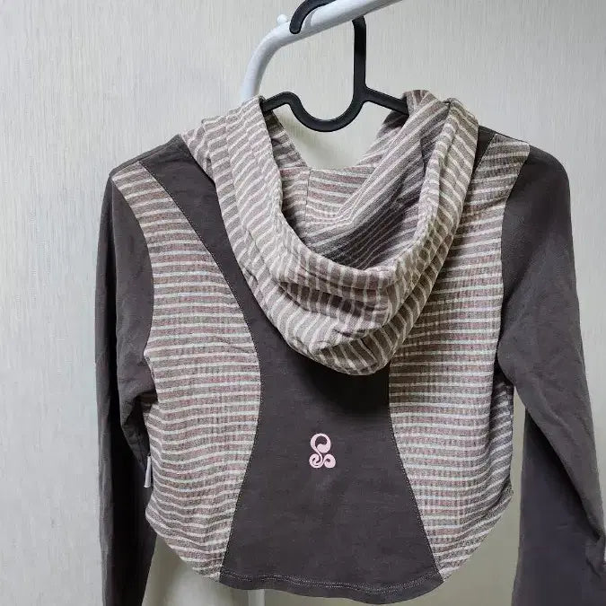 [SOLD OUT] 루나키후 크롭 후드티