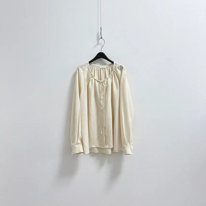 [BUNJANG] Merci Beaucoup Row Shirring Blouse Cream / 메르시비앙 메비 로우 셔링 블라우스