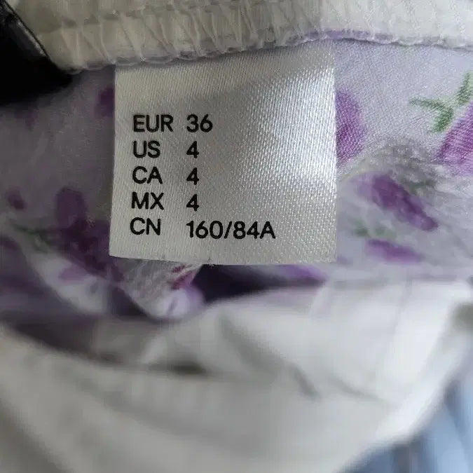 [SOLD OUT] H&amp;M 라벤더 플라워 빅카라 원피스