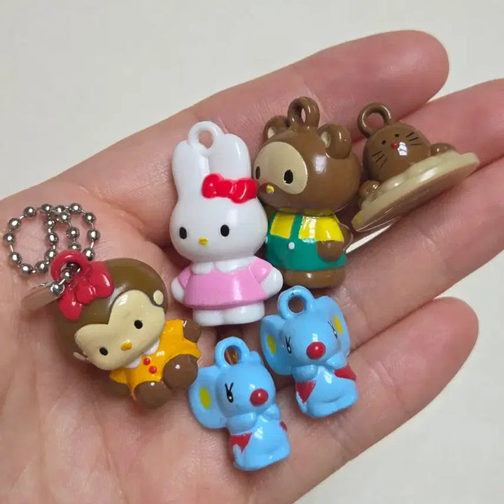 [BUNJANG] Classic Kitty Friends Figure Keyring / 고전키티 캐시 키티친구들 피규어 키링 고전키티알맹이